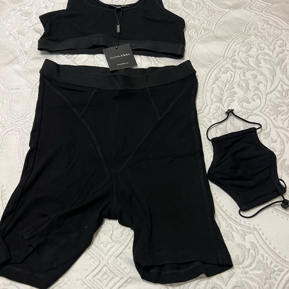 Black set from JLUXLABEL